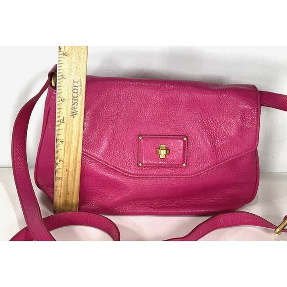 Marc by Marc Jacobs Vintage Fuchsia Pink Leather Spell Out Lining Crossbody Bag - Picture 11 of 16